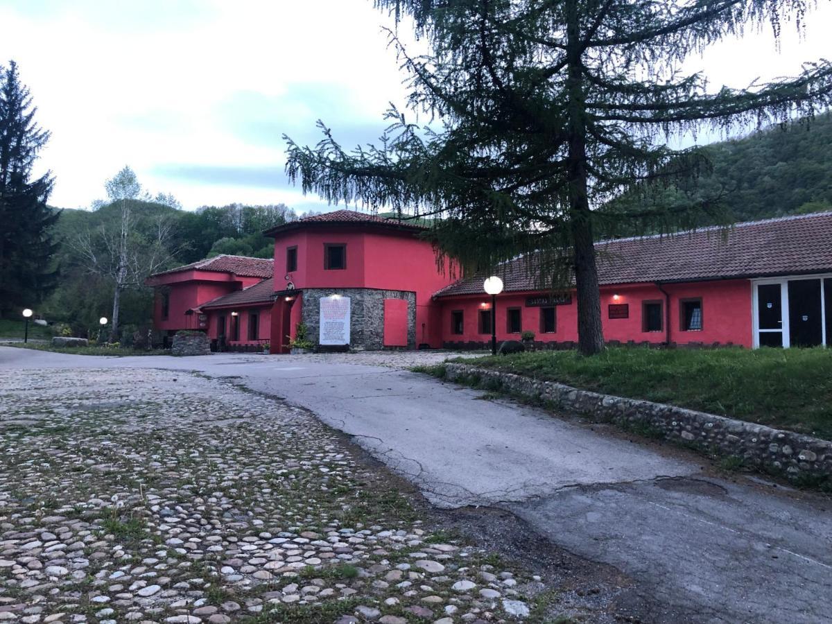 Zlatna Ribka Motell Kokolyane Exteriör bild